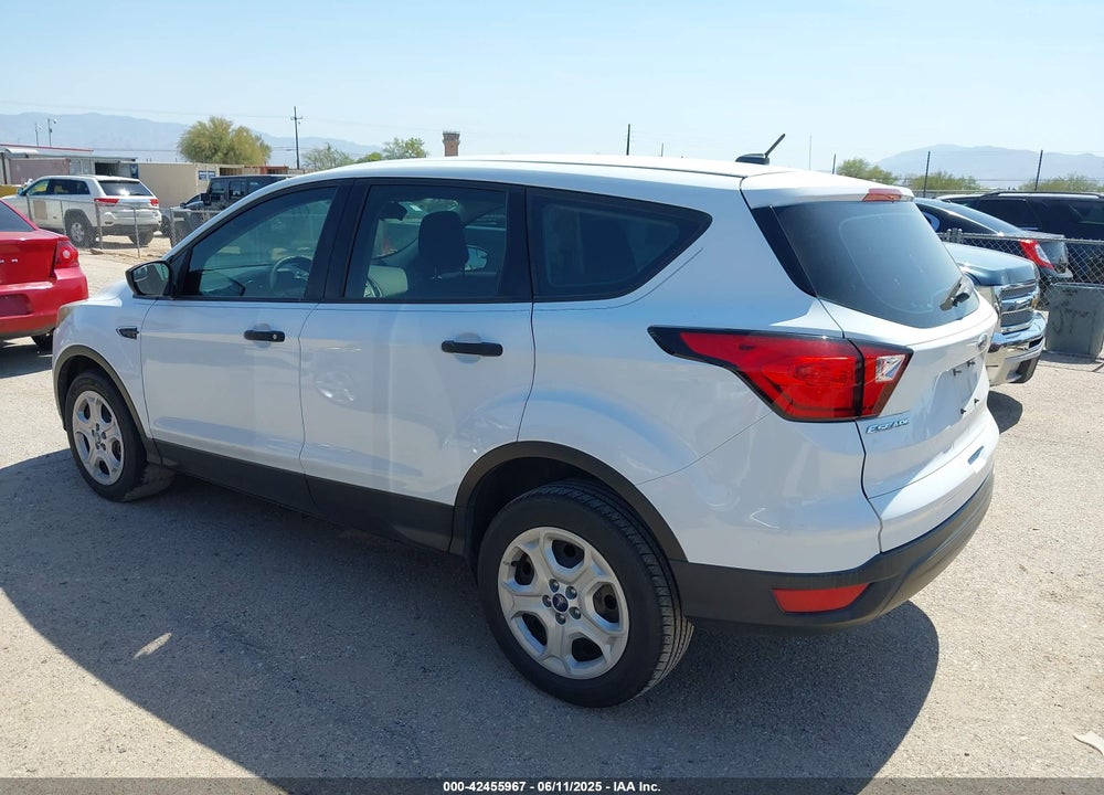 2019 FORD ESCAPE S VIN: 1FMCU0F75KUB05551