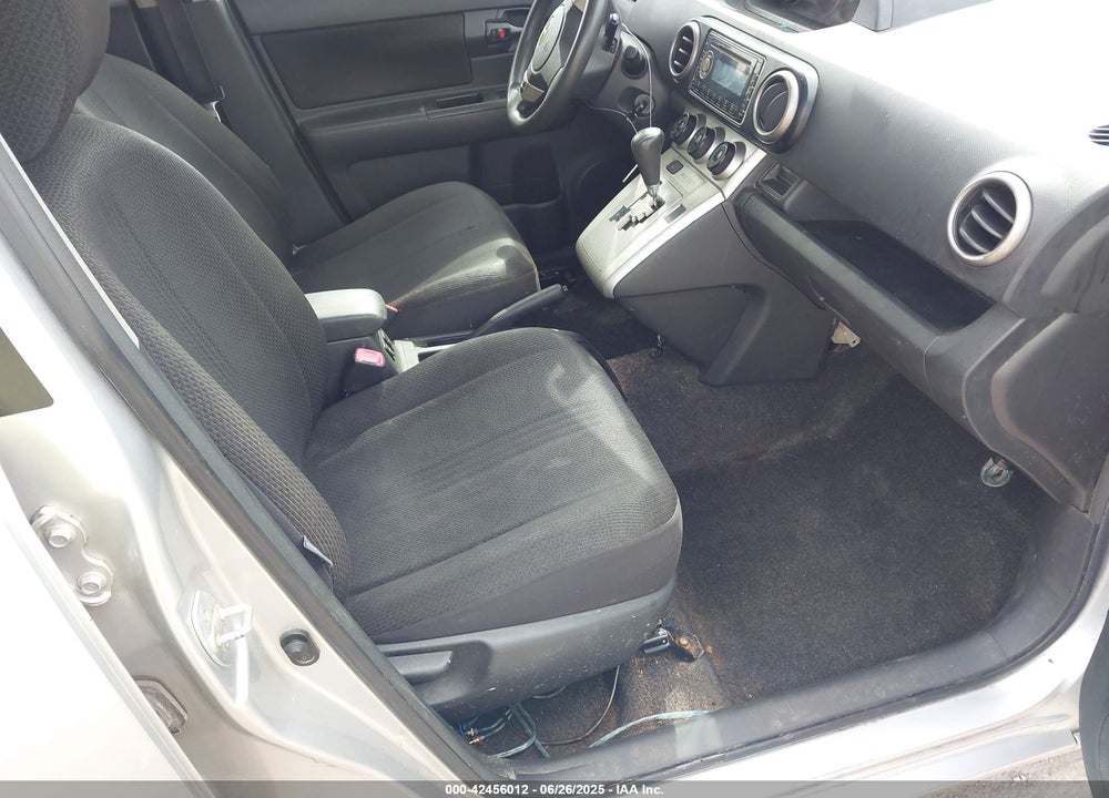 2008 SCION XB VIN: JTLKE50E681006415