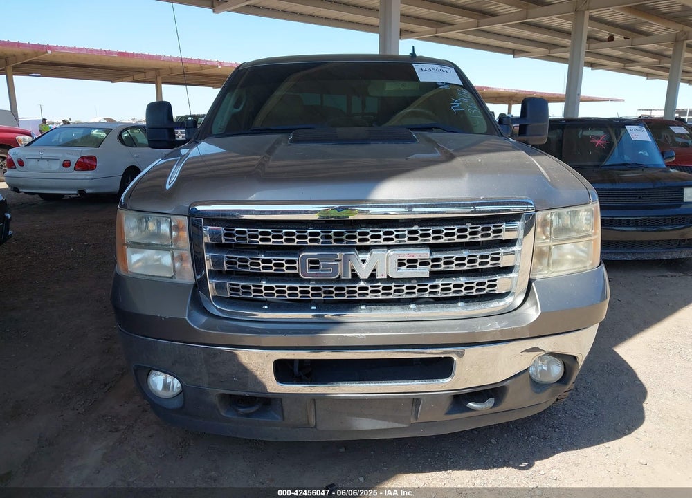 2014 GMC SIERRA 2500HD SLT VIN: 1GT121E85EF136406