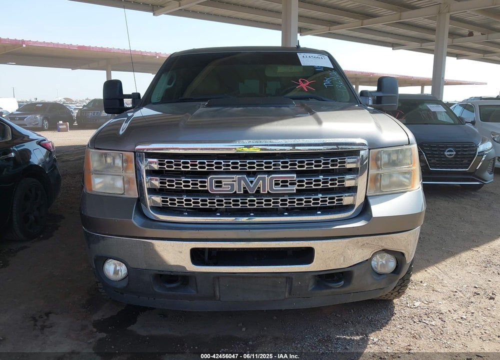 2014 GMC SIERRA 2500HD SLT VIN: 1GT121E85EF136406