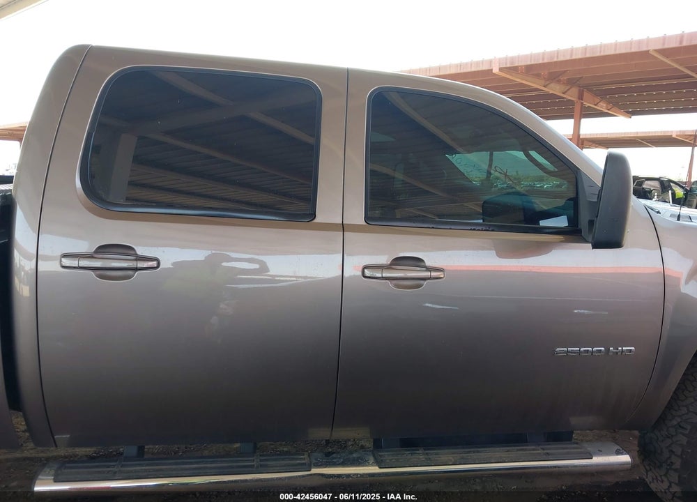2014 GMC SIERRA 2500HD SLT VIN: 1GT121E85EF136406