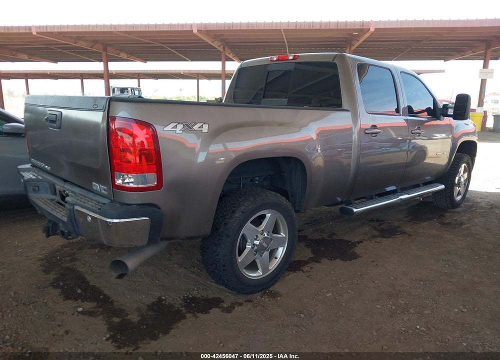 2014 GMC SIERRA 2500HD SLT VIN: 1GT121E85EF136406