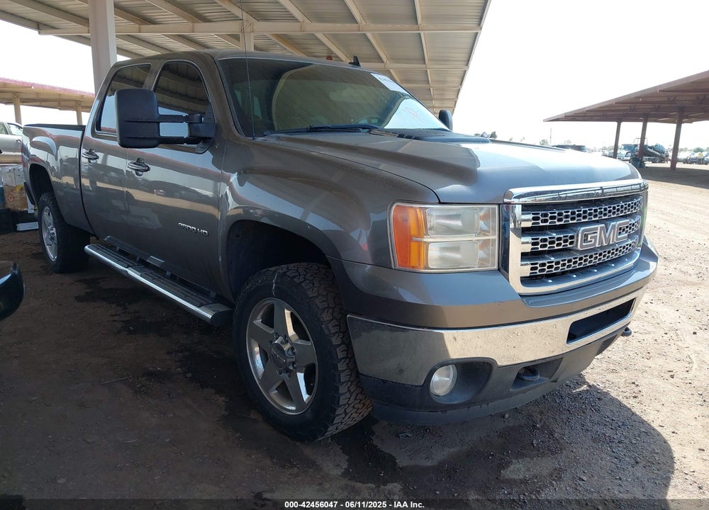 2014 GMC SIERRA 2500HD SLT VIN: 1GT121E85EF136406