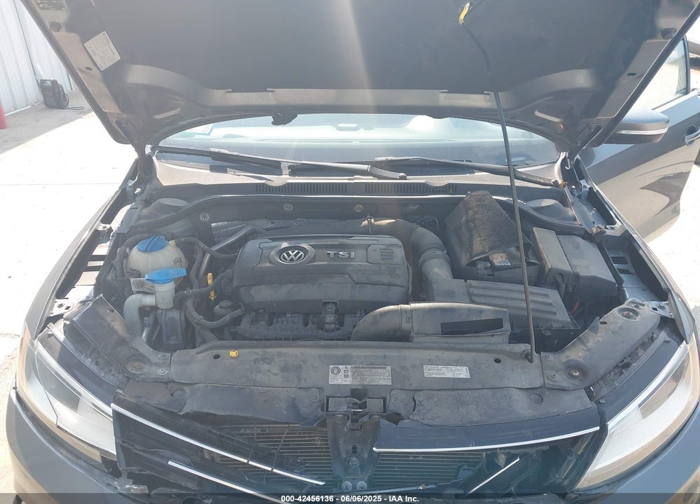 2015 VOLKSWAGEN JETTA 1.8T SE VIN: 3VWD07AJ2FM310154