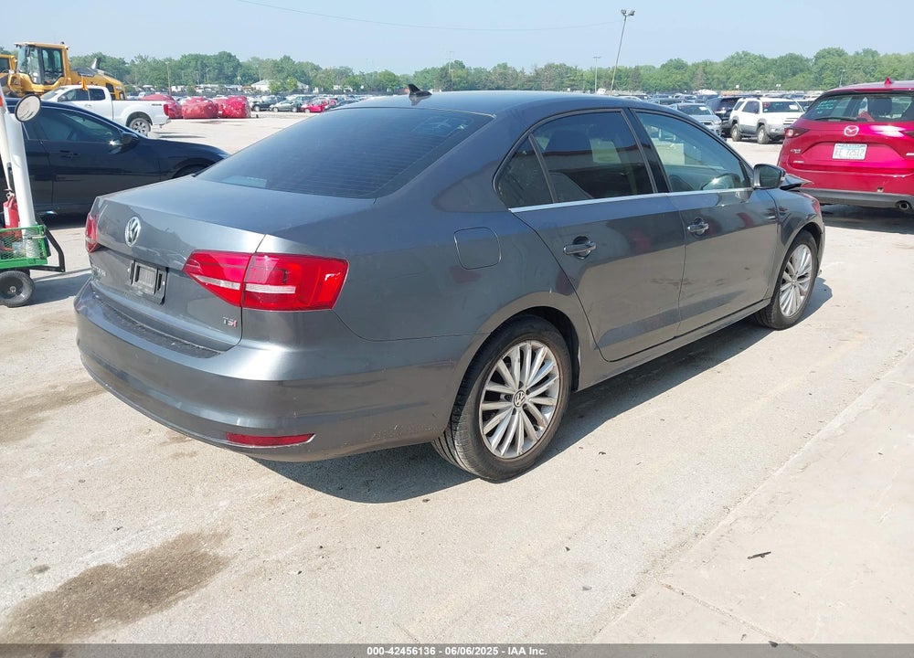2015 VOLKSWAGEN JETTA 1.8T SE VIN: 3VWD07AJ2FM310154