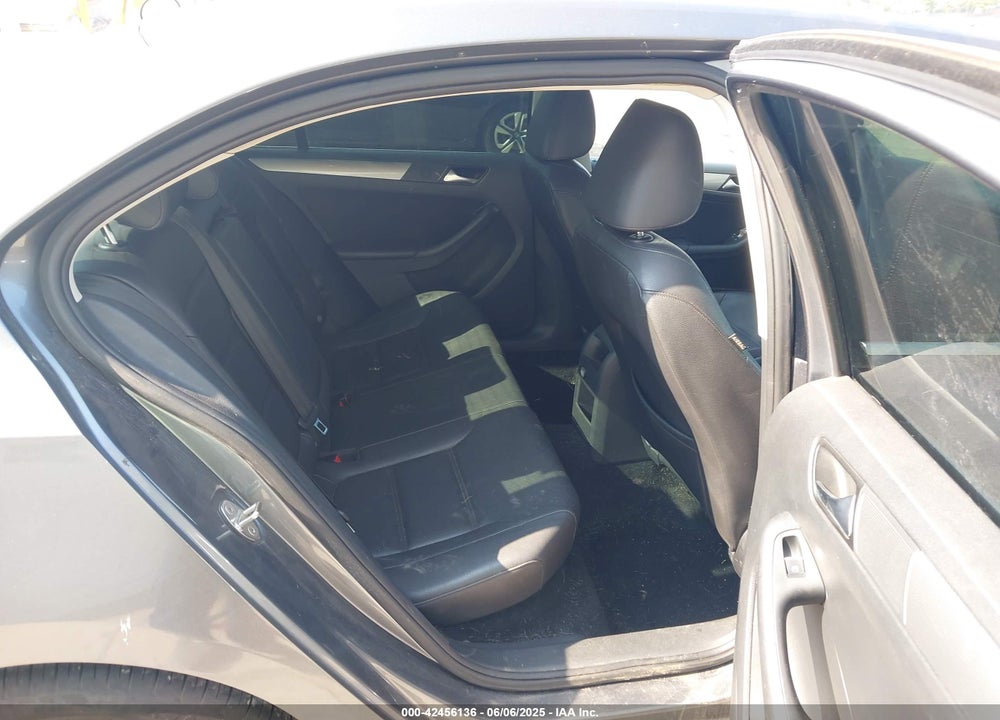 2015 VOLKSWAGEN JETTA 1.8T SE VIN: 3VWD07AJ2FM310154