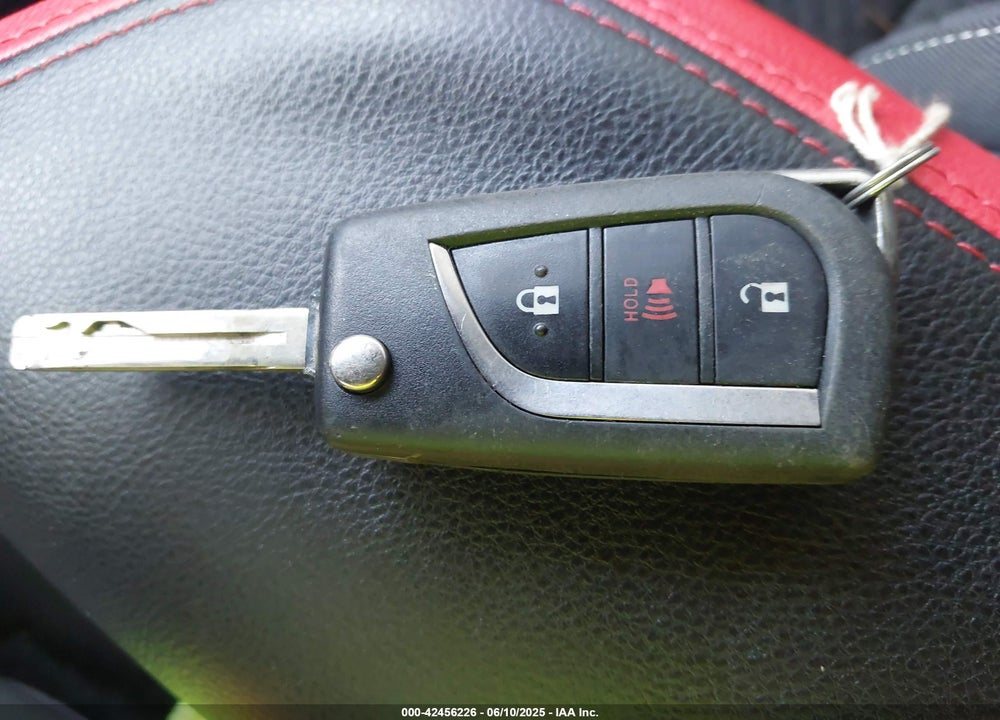 2021 TOYOTA C-HR LE VIN: NMTKHMBX8MR118687