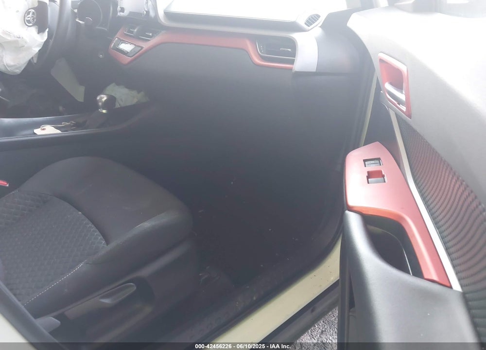 2021 TOYOTA C-HR LE VIN: NMTKHMBX8MR118687