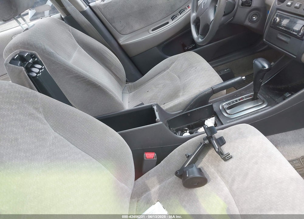 2001 HONDA ACCORD 3.0 LX VIN: 1HGCG16431A047657