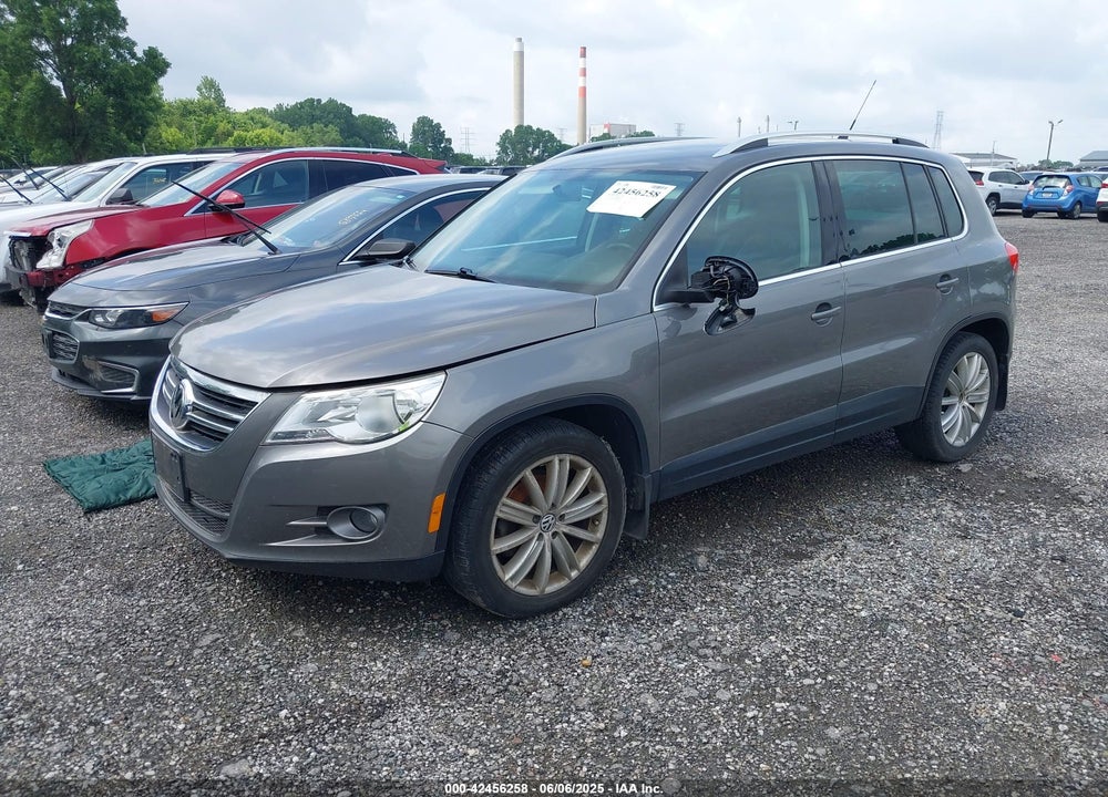 2011 VOLKSWAGEN TIGUAN SE VIN: WVGBV7AX9BW540019