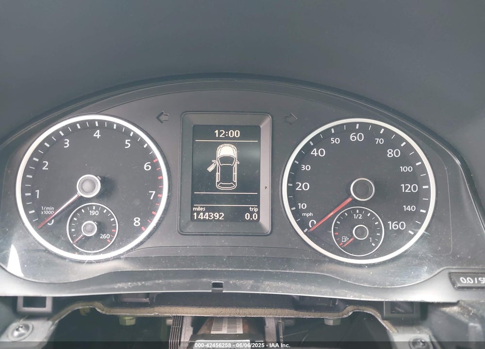 2011 VOLKSWAGEN TIGUAN SE VIN: WVGBV7AX9BW540019