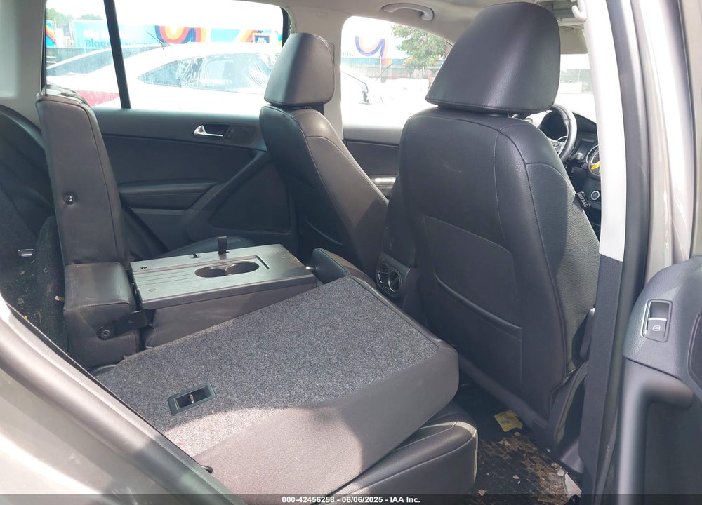 2011 VOLKSWAGEN TIGUAN SE VIN: WVGBV7AX9BW540019