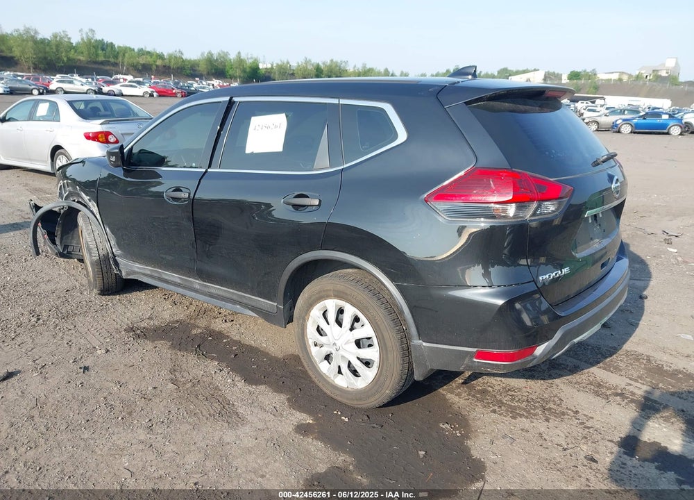 2017 NISSAN ROGUE VIN: 5N1AT2MT5HC835688