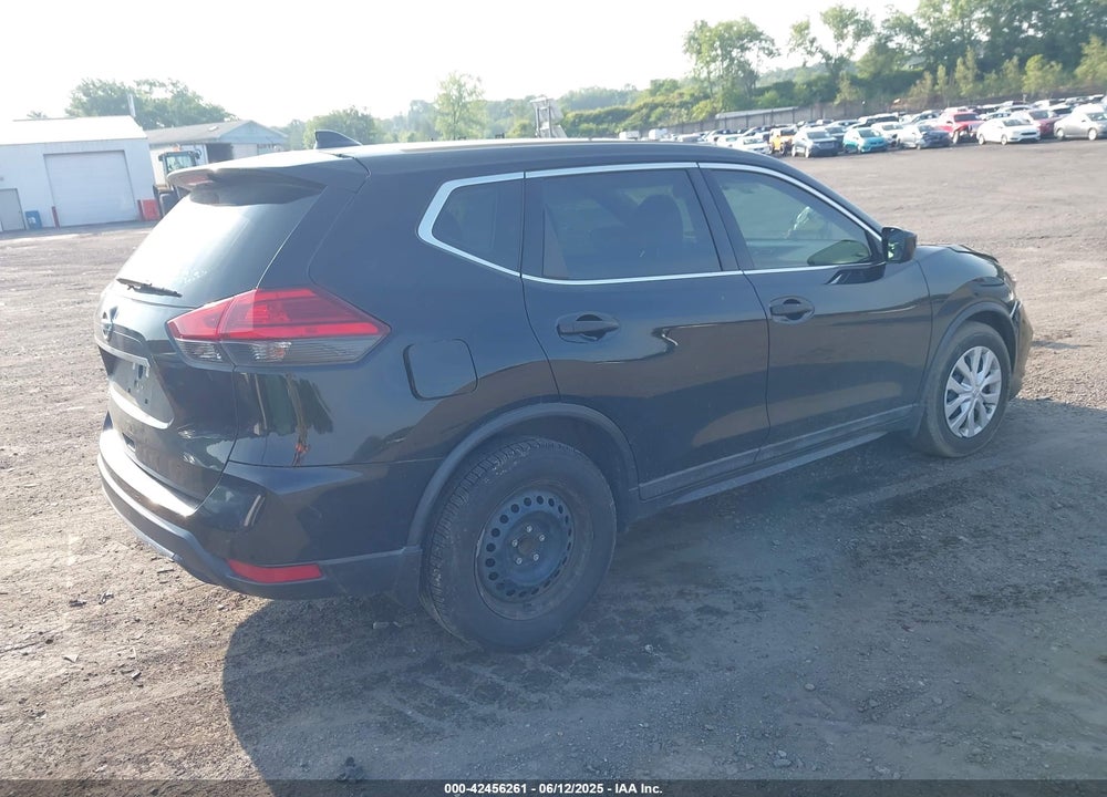 2017 NISSAN ROGUE VIN: 5N1AT2MT5HC835688