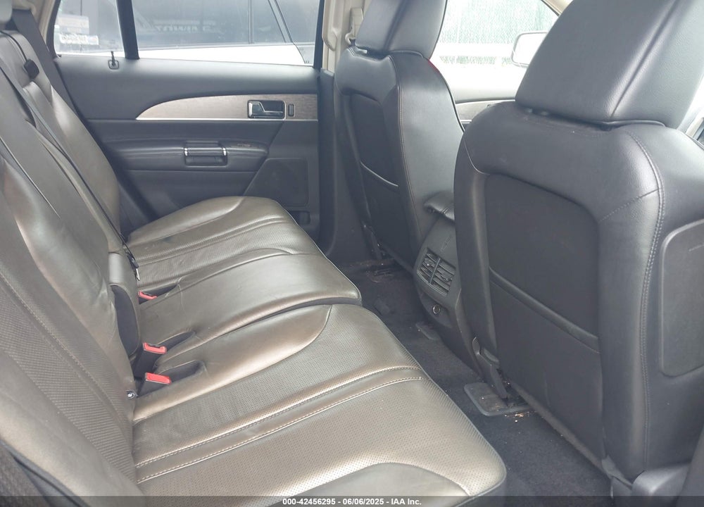 2011 LINCOLN MKX VIN: 2LMDJ8JK5BBJ14834