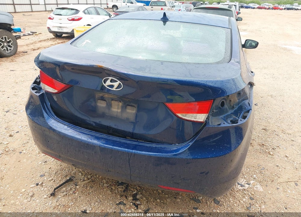 2013 HYUNDAI ELANTRA VIN: KMHDH4AEXDU774455