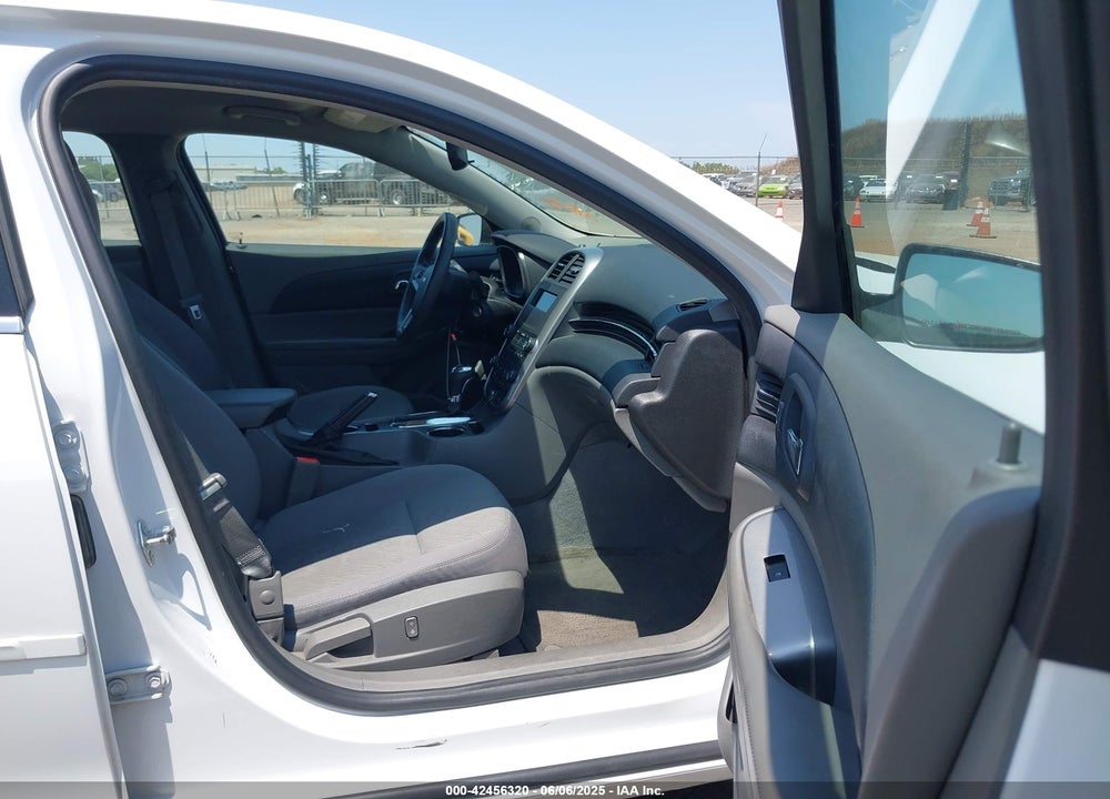 2014 CHEVROLET MALIBU VIN: 1G11B5SL4EF215820