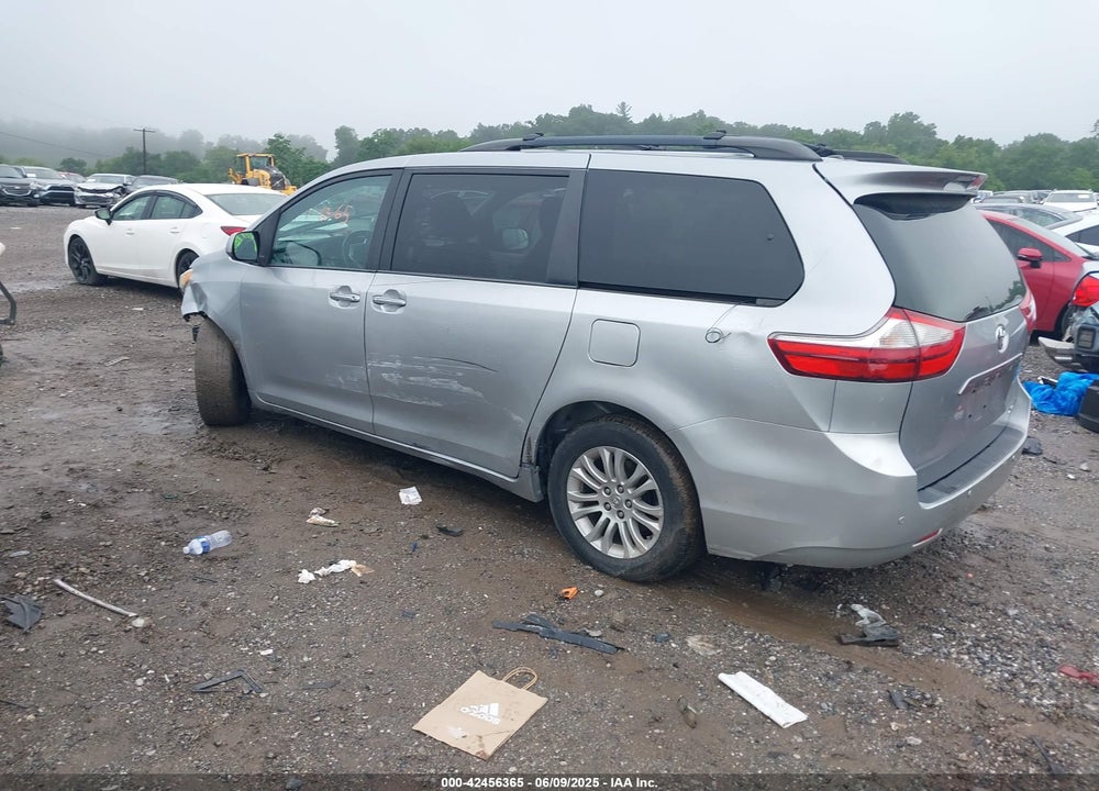 2015 TOYOTA SIENNA XLE 8 PASSENGER VIN: 5TDYK3DC3FS579087
