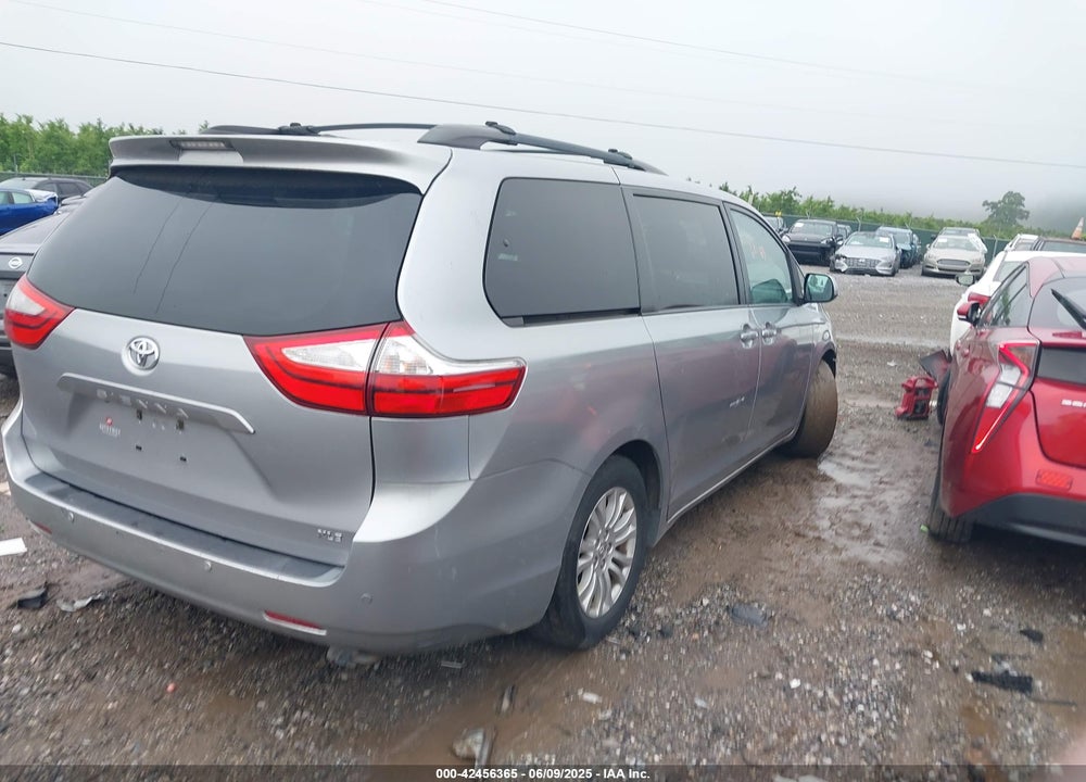 2015 TOYOTA SIENNA XLE 8 PASSENGER VIN: 5TDYK3DC3FS579087