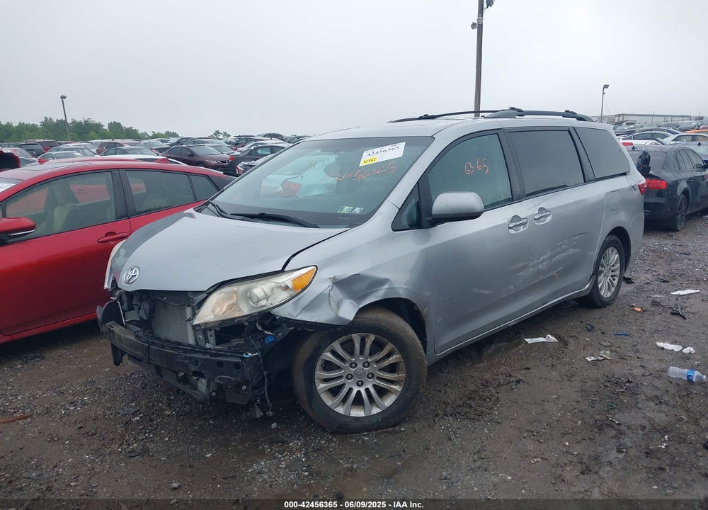 2015 TOYOTA SIENNA XLE 8 PASSENGER VIN: 5TDYK3DC3FS579087