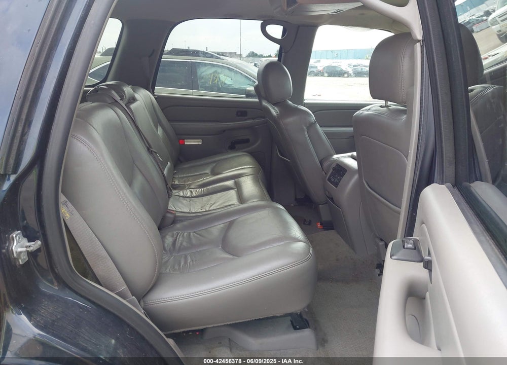 2005 CHEVROLET TAHOE LT VIN: 1GNEK13T75J104358