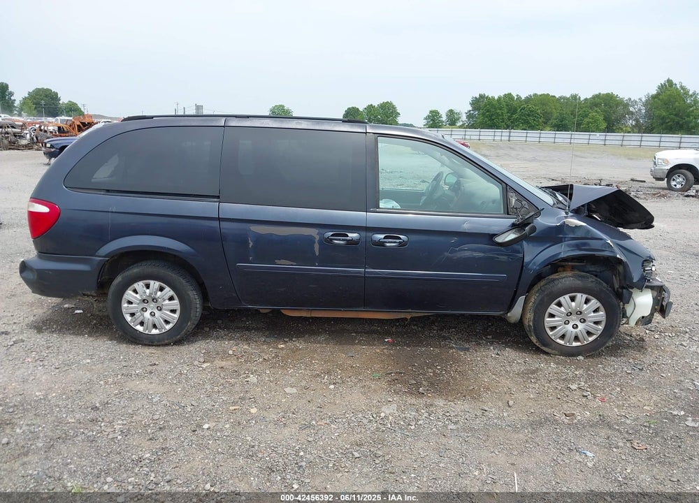 2007 CHRYSLER TOWN & COUNTRY VIN: 2A4GP44R87R285390
