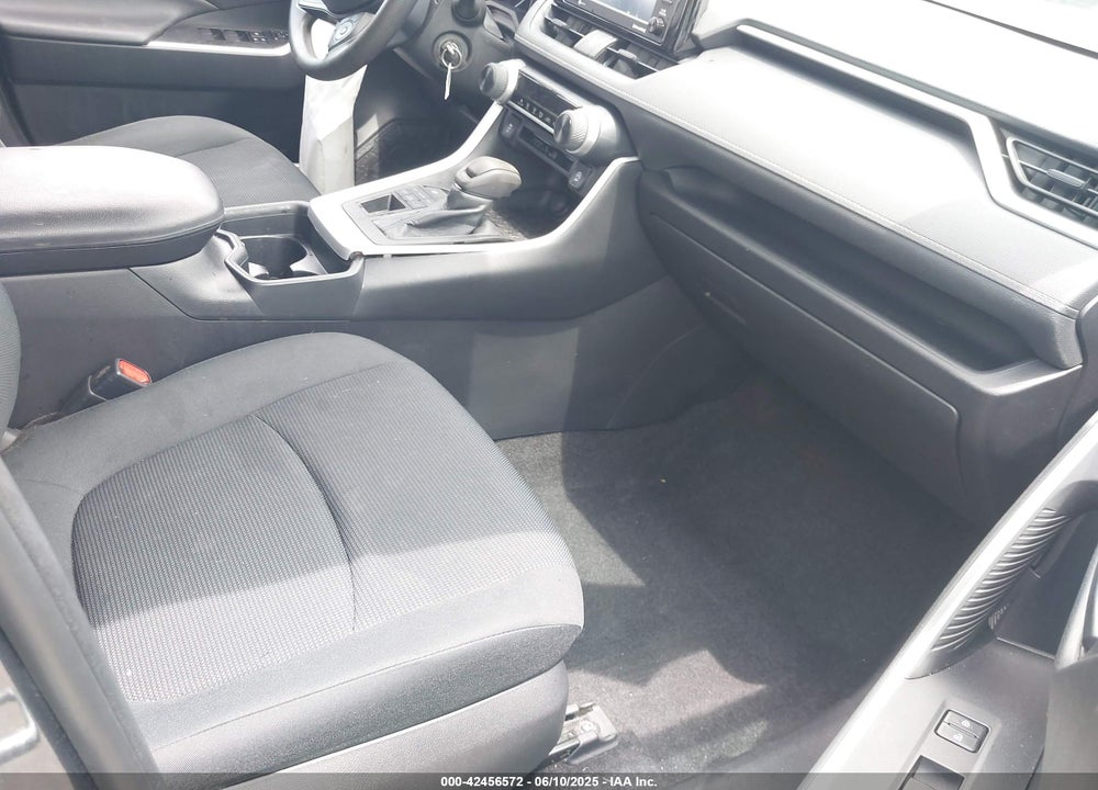 2021 TOYOTA RAV4 VIN: 2T3G1RFV7MW140437