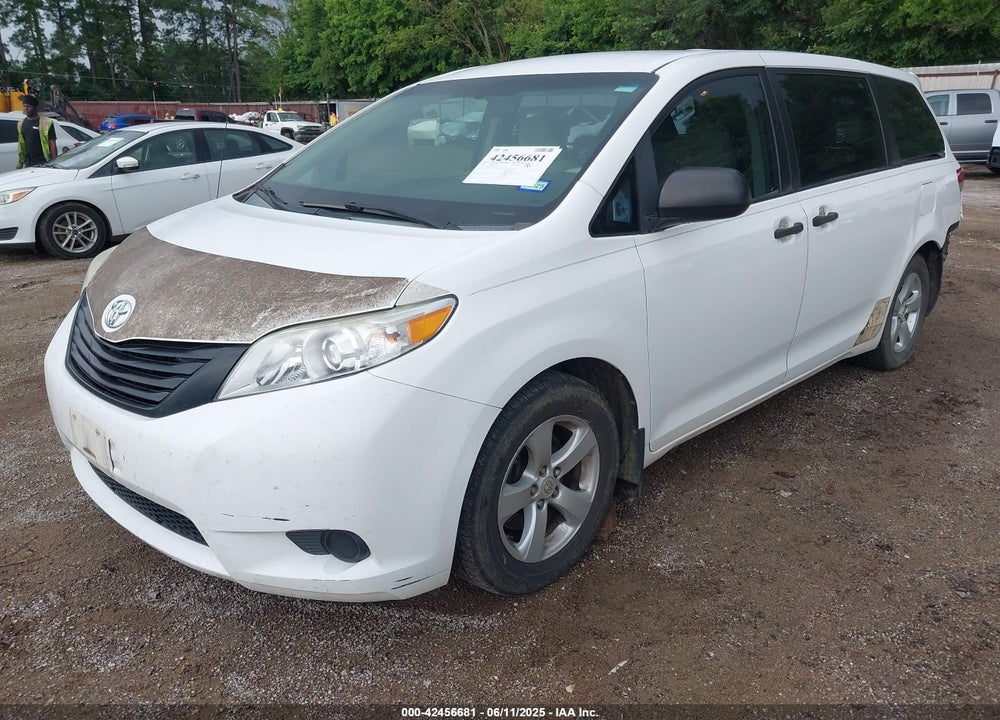 2011 TOYOTA SIENNA BASE V6 VIN: 5TDZK3DC8BS030631