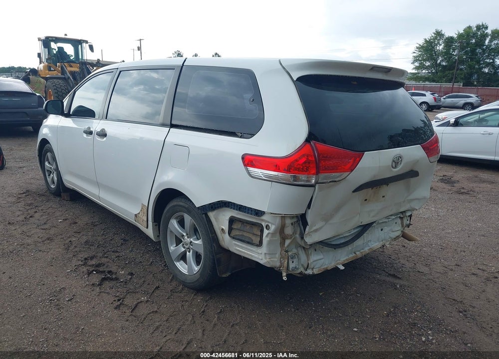 2011 TOYOTA SIENNA BASE V6 VIN: 5TDZK3DC8BS030631