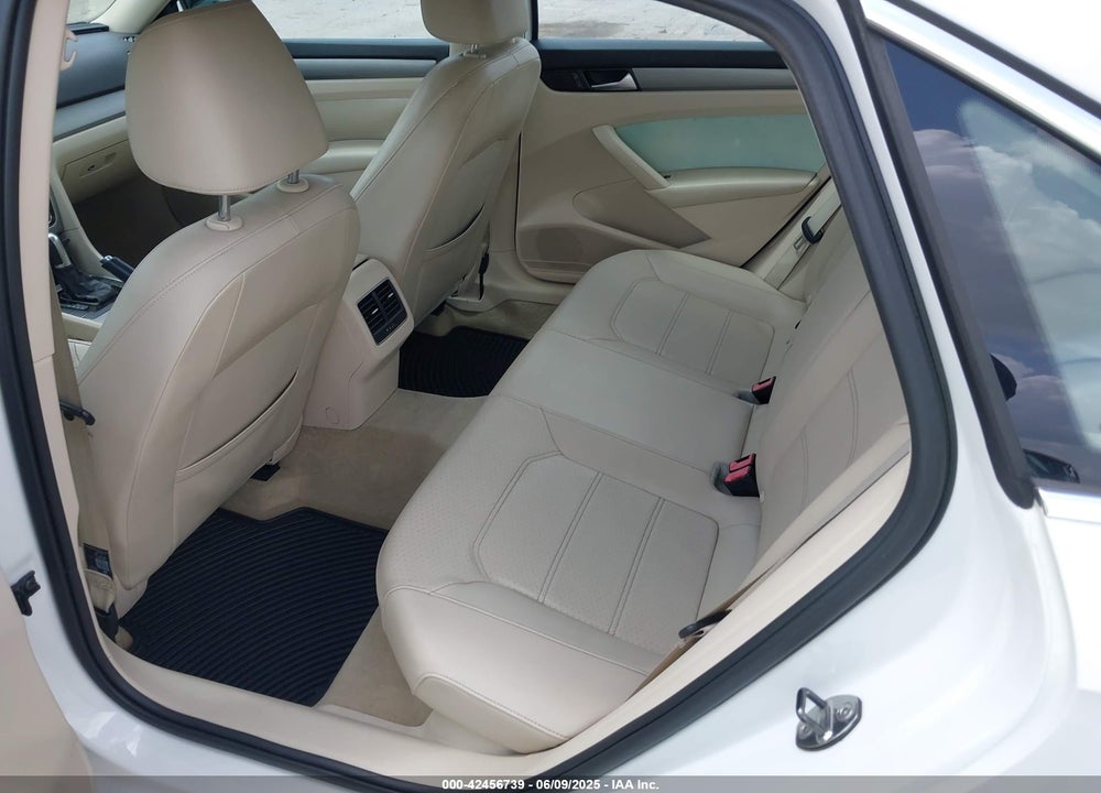 2014 VOLKSWAGEN PASSAT 2.0L TDI SE VIN: 1VWBN7A34EC073726