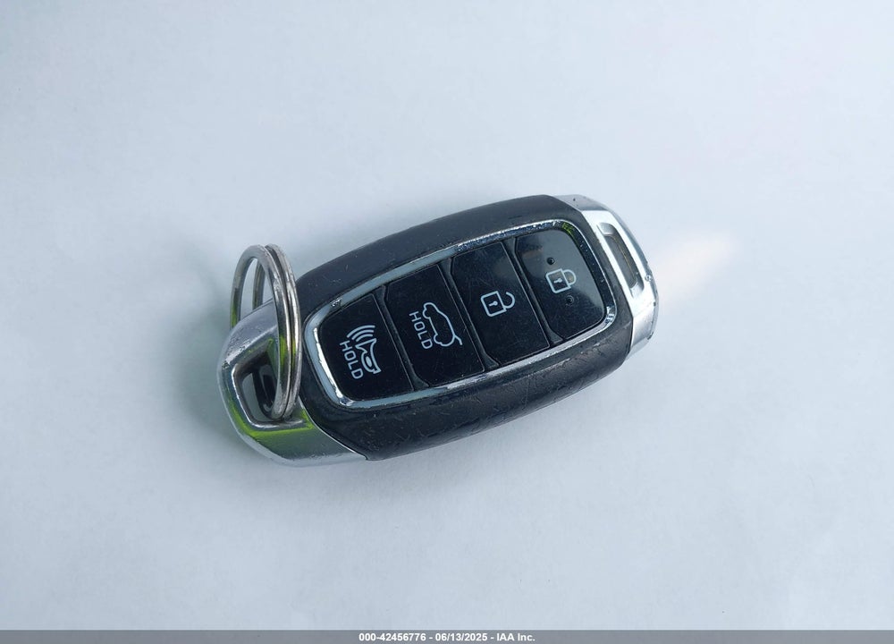 2019 HYUNDAI SANTA FE VIN: 5NMS3CAD4KH095474