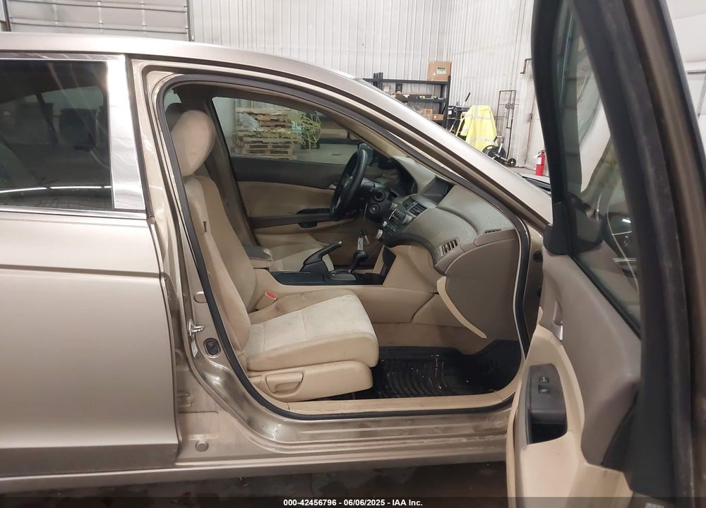 2008 HONDA ACCORD 2.4 LX-P VIN: 1HGCP26428A078656