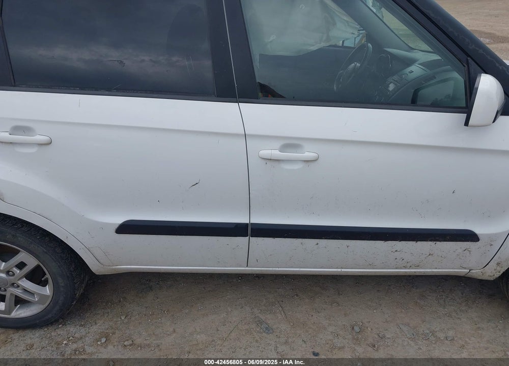 2011 KIA SOUL VIN: KNDJT2A21B7330571