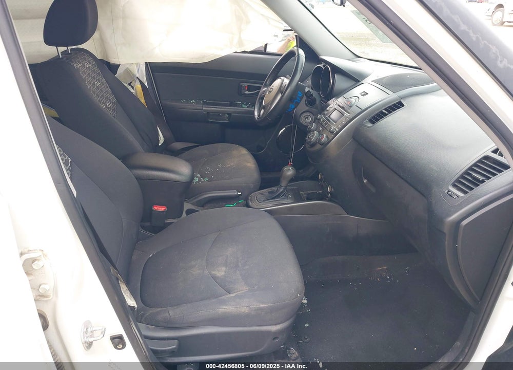 2011 KIA SOUL VIN: KNDJT2A21B7330571