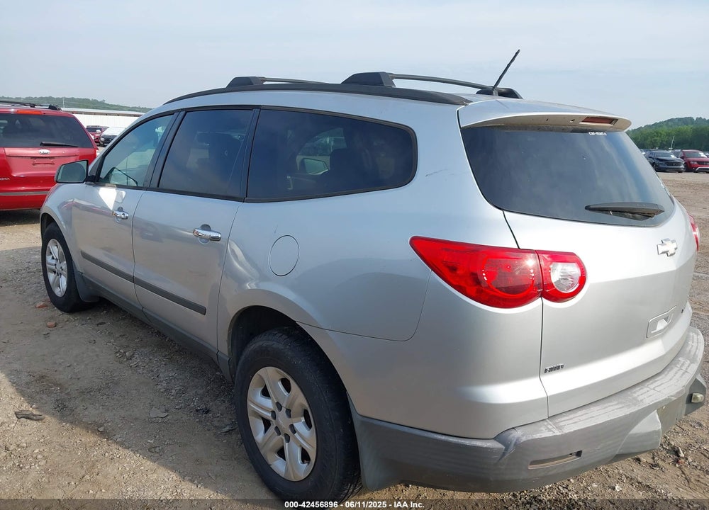2011 CHEVROLET TRAVERSE LS VIN: 1GNKVFEDXBJ405280