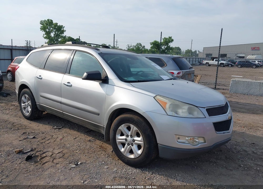 2011 CHEVROLET TRAVERSE LS VIN: 1GNKVFEDXBJ405280