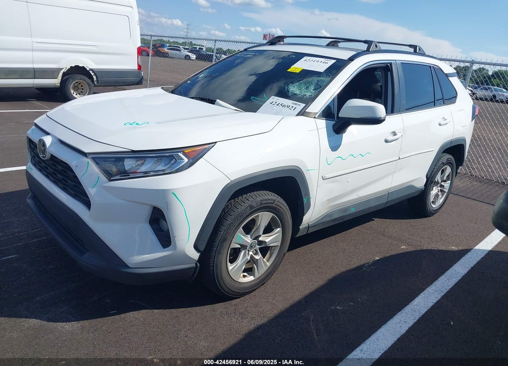 2020 TOYOTA RAV4 XLE VIN: 2T3W1RFV2LW068363