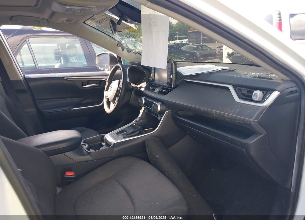 2020 TOYOTA RAV4 XLE VIN: 2T3W1RFV2LW068363