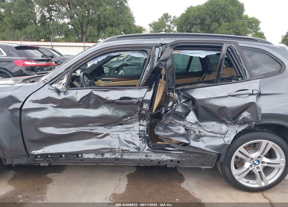 2015 BMW X1 VIN: WBAVM5C58FVV94893