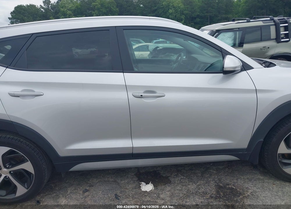 2018 HYUNDAI TUCSON VIN: KM8J33AL4JU802594
