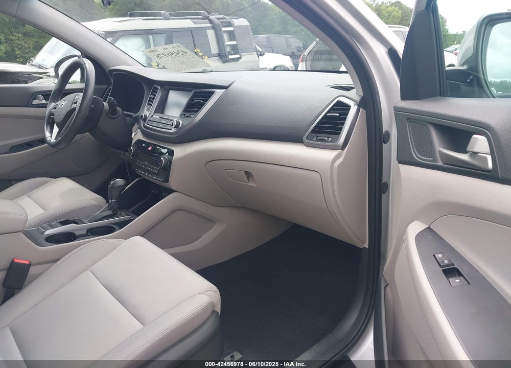 2018 HYUNDAI TUCSON VIN: KM8J33AL4JU802594