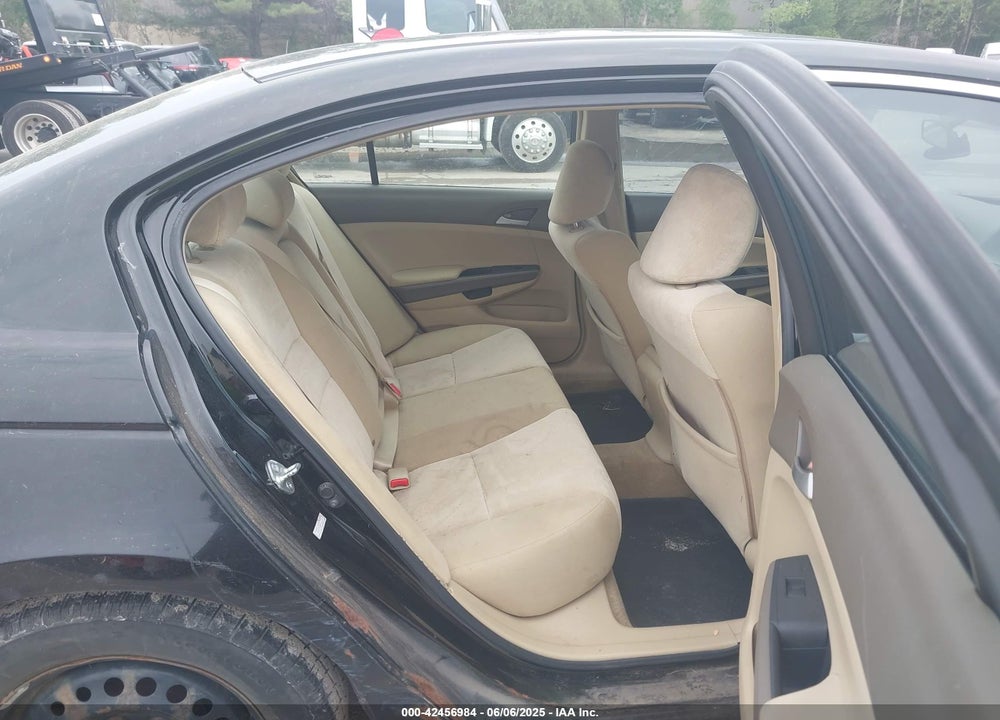2009 HONDA ACCORD 2.4 LX VIN: 1HGCP26309A172351