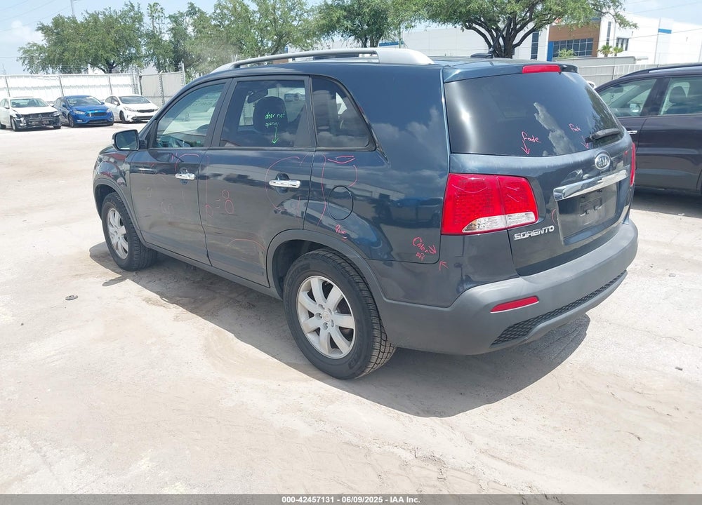 2011 KIA SORENTO LX V6 VIN: 5XYKT4A2XBG116603