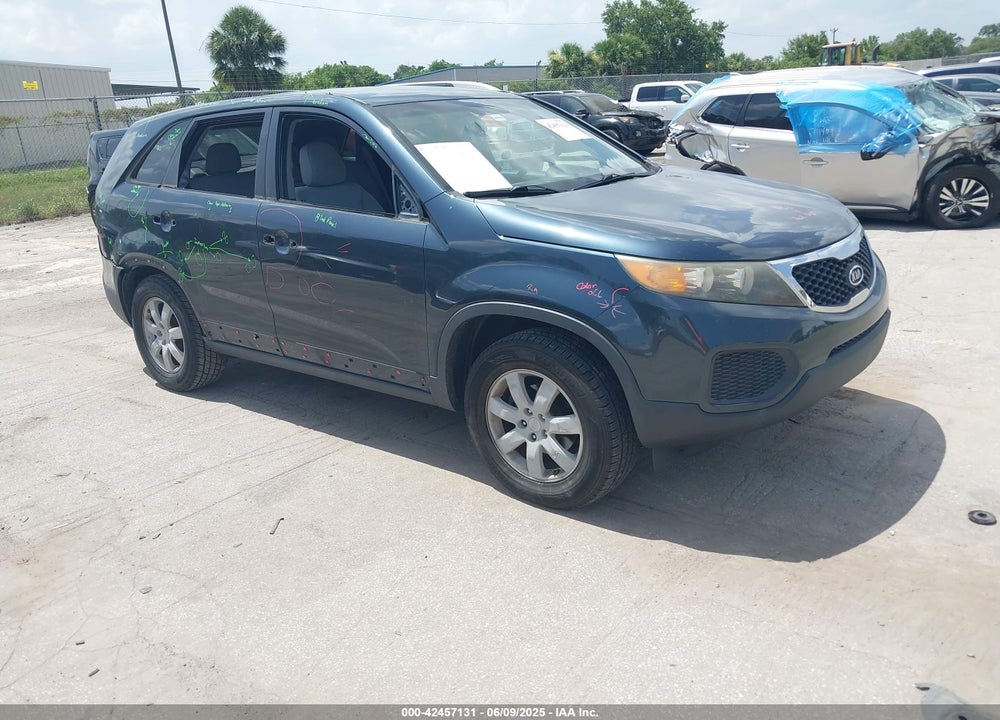 2011 KIA SORENTO LX V6 VIN: 5XYKT4A2XBG116603