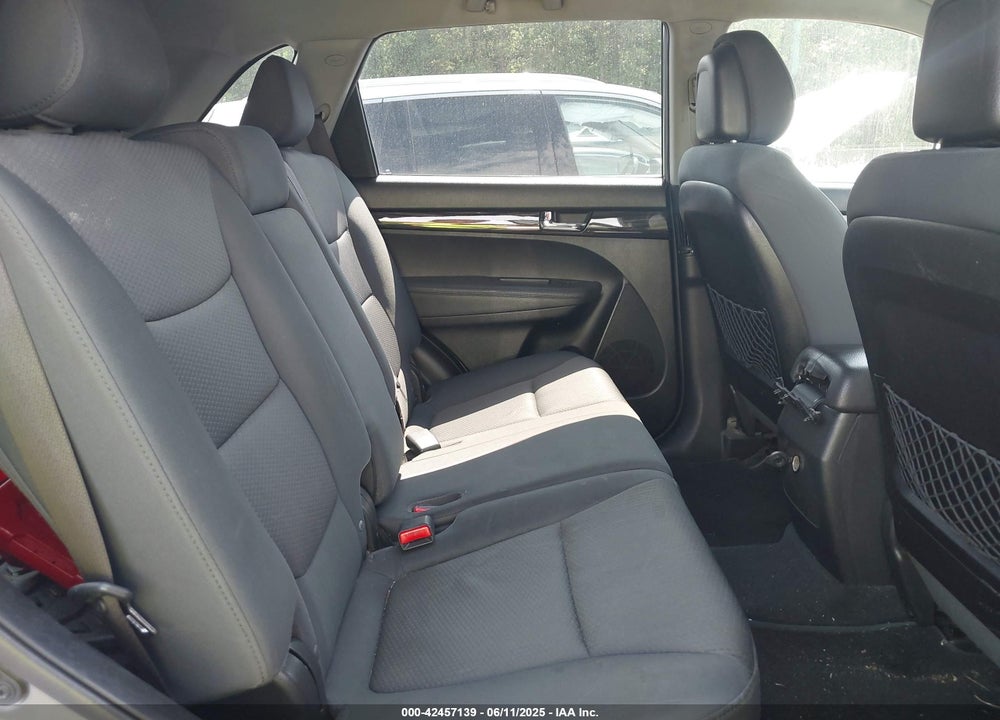 2012 KIA SORENTO LX VIN: 5XYKT3A14CG203559