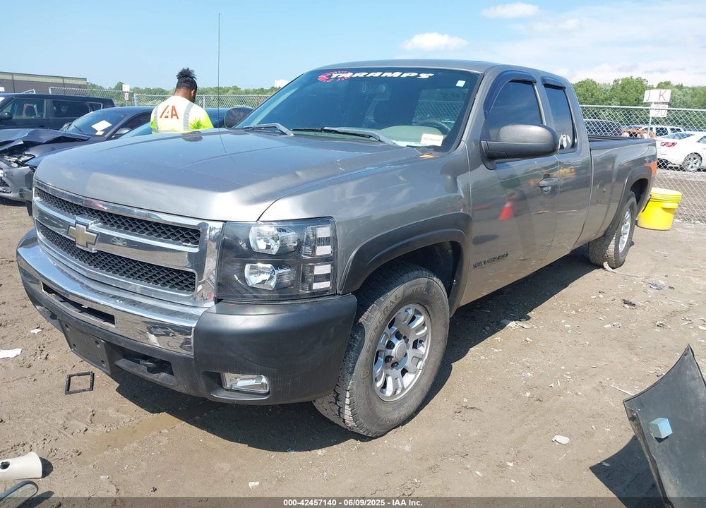 2009 CHEVROLET SILVERADO 1500 WORK TRUCK VIN: 1GCEK19069E140787