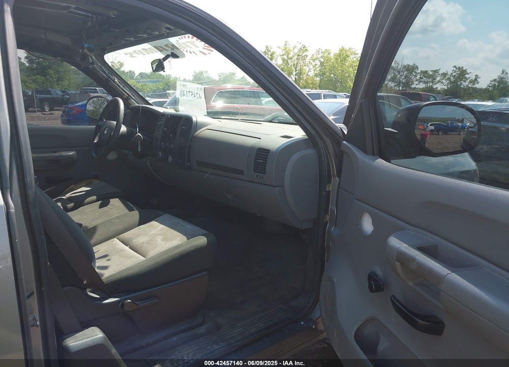 2009 CHEVROLET SILVERADO 1500 WORK TRUCK VIN: 1GCEK19069E140787