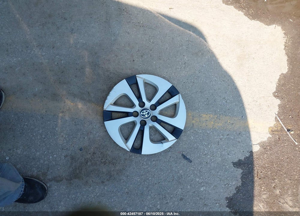 2016 TOYOTA PRIUS VIN: JTDKARFU5G3012500