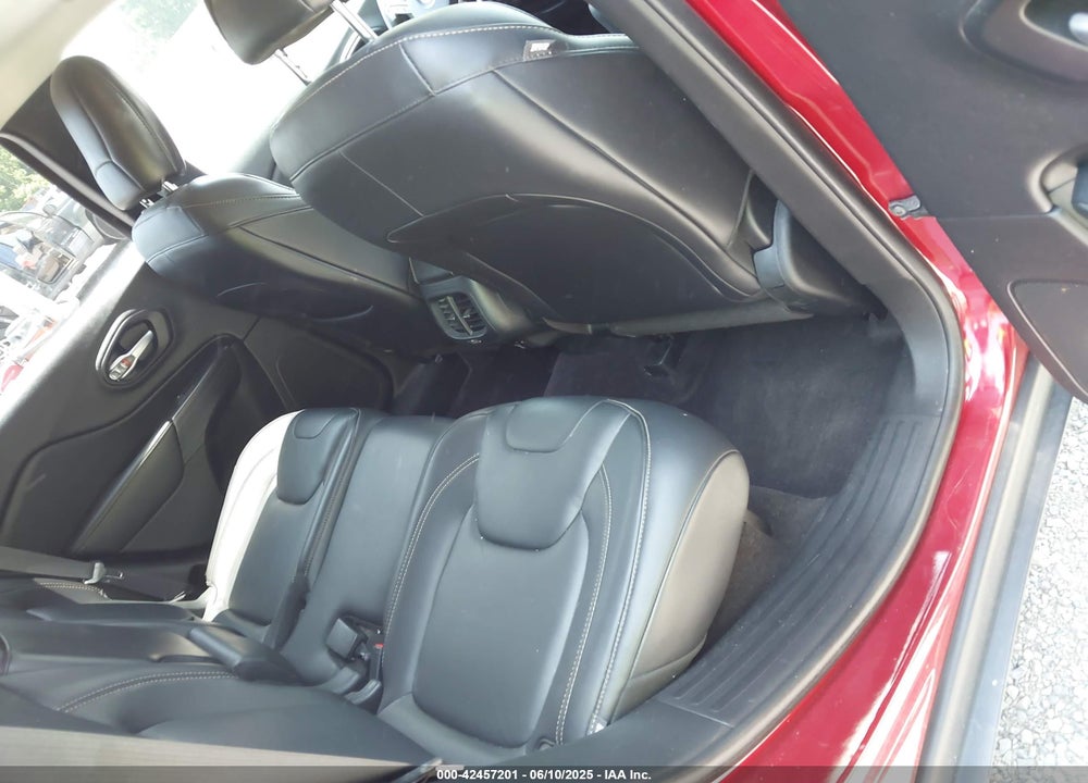 2016 JEEP CHEROKEE VIN: 1C4PJMDB3GW267073