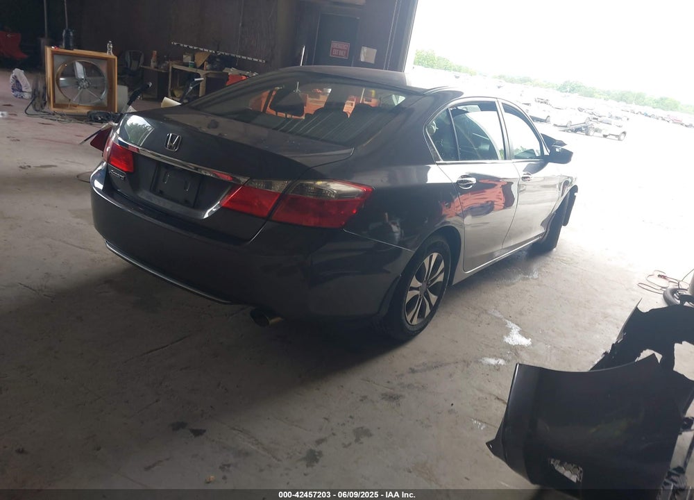 2013 HONDA ACCORD VIN: 1HGCR2F33DA230147